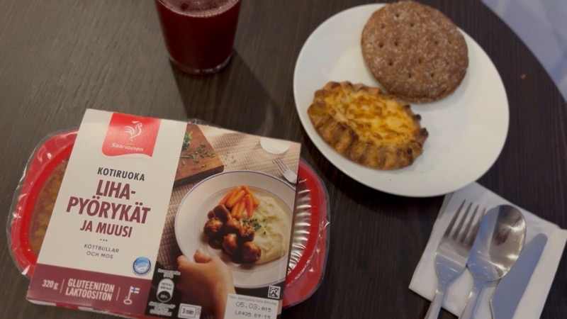 カレリアピーラッカと冷凍ミートボール
