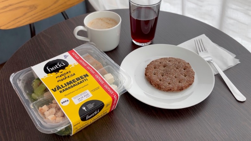 イナリのスーパーマーケットで買った朝食