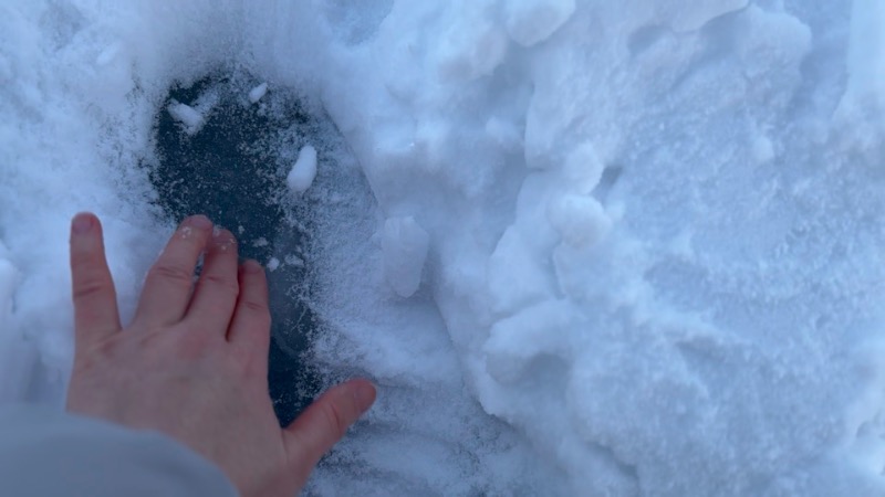 イナリ湖の氷