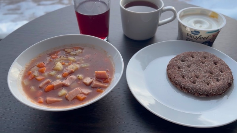 ライ麦パンとスープ